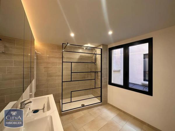 Appartement à louer 4 pièces 110.48m²