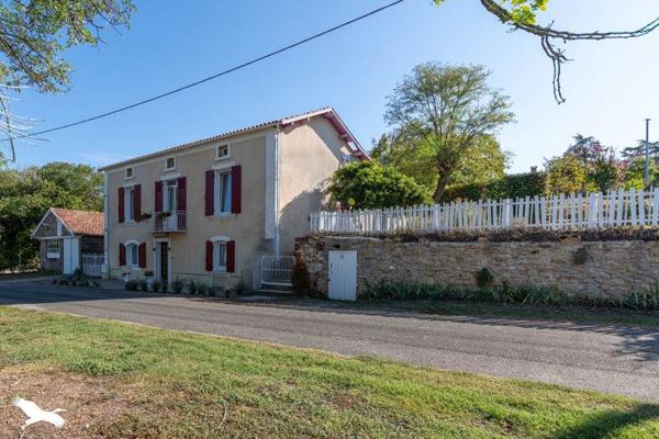Maison à vendre 164 000 € Saint-Vite 4 p 110 m² DPE C