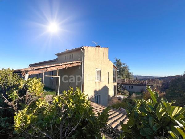 Villa rare à vendre à Forcalquier (04) - 220m2, 7 pièces 6 chambres, jardin 800m2, Fort Potentiel