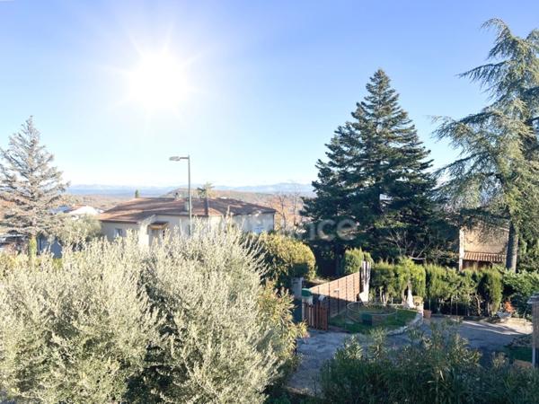 Villa rare à vendre à Forcalquier (04) - 220m2, 7 pièces 6 chambres, jardin 800m2, Fort Potentiel