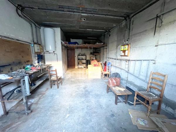 Villa rare à vendre à Forcalquier (04) - 220m2, 7 pièces 6 chambres, jardin 800m2, Fort Potentiel