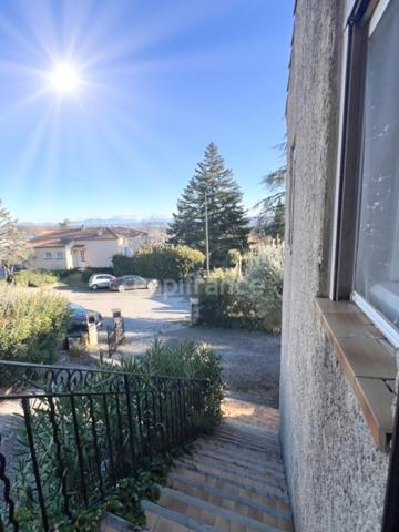 Villa rare à vendre à Forcalquier (04) - 220m2, 7 pièces 6 chambres, jardin 800m2, Fort Potentiel