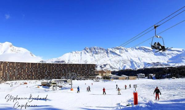 Dpt Hautes Alpes (05), à vendre SUPERDEVOLUY appartement T1 de 24,37m² terrasse de 6m²