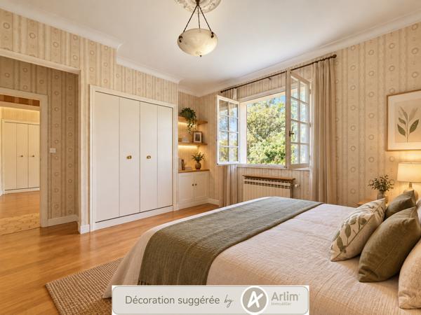 Maison traditionnelle à rénover avec grand terrain et fort potentiel
