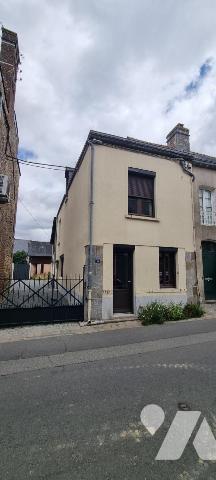 LA GUERCHE DE BGNE - Plein-centre - Maison avec garage