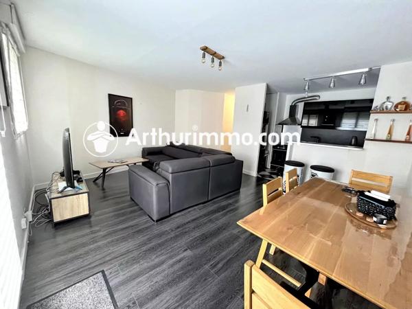 Location                                                      Appartement
                        
                     3 pièces                      64 m2                     à Lieusaint