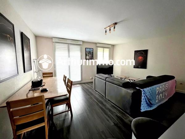 Location                                                      Appartement
                        
                     3 pièces                      64 m2                     à Lieusaint