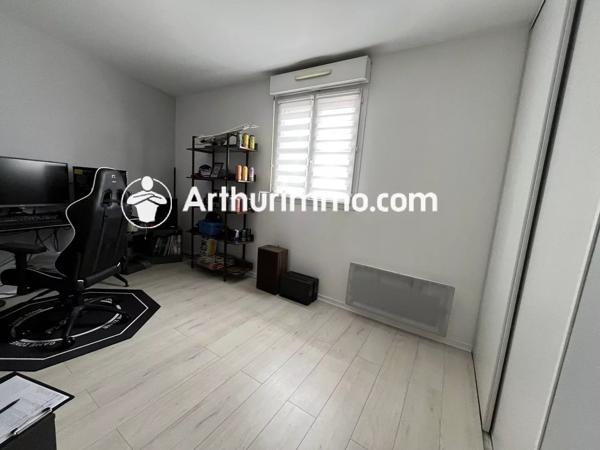 Location                                                      Appartement
                        
                     3 pièces                      64 m2                     à Lieusaint