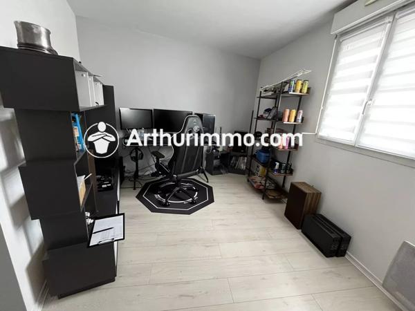 Location                                                      Appartement
                        
                     3 pièces                      64 m2                     à Lieusaint