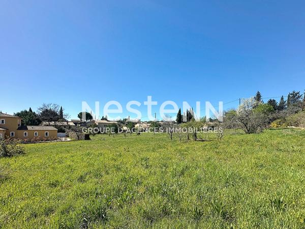 A VENDRE TERRAIN CONSTRUCTIBLE 2400 m2 LORGUES PROCHE VILLAGE
