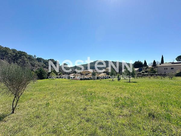 A VENDRE TERRAIN CONSTRUCTIBLE 2400 m2 LORGUES PROCHE VILLAGE