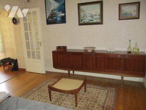 MAISON SEMI-INDIVIDUELLE bâtie en 1920 sur 430 m² sur secteur recherché