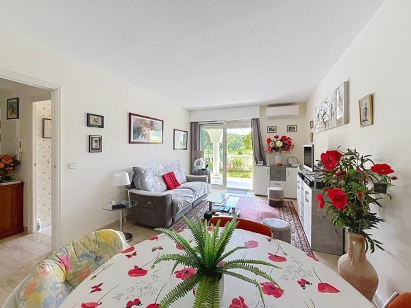 SUPERBE T2 DE STANDING AVEC TERRASSE/JARDIN ET VUE SUR LE GOLF - MINELLE