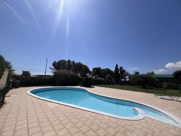 ANTIBES - STUDIO VUE MER