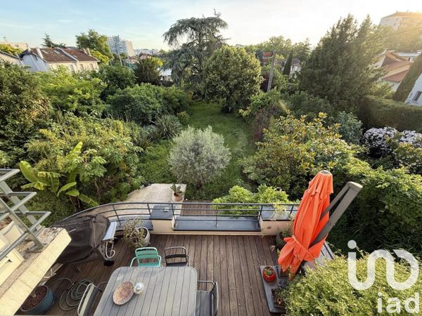 Maison 7 pièces de 210 m² à Lyon (69008)