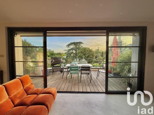 Maison 7 pièces de 210 m² à Lyon (69008)