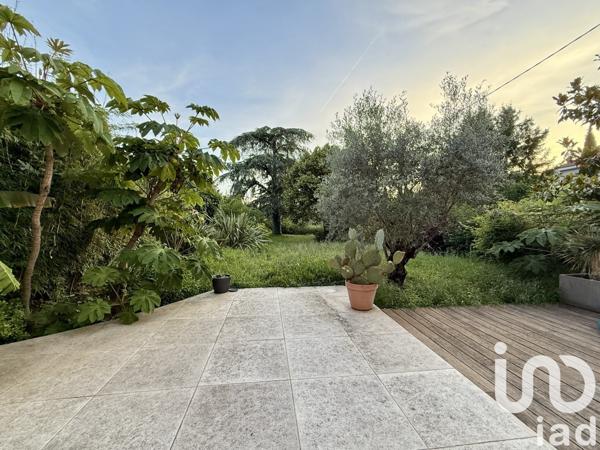 Maison 7 pièces de 210 m² à Lyon (69008)