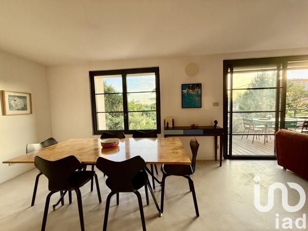 Maison 7 pièces de 210 m² à Lyon (69008)