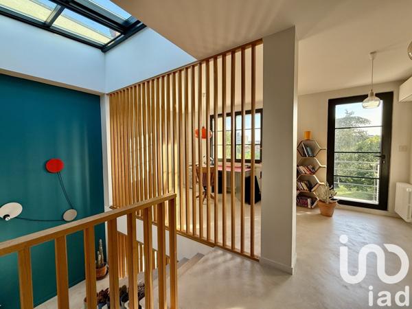 Maison 7 pièces de 210 m² à Lyon (69008)