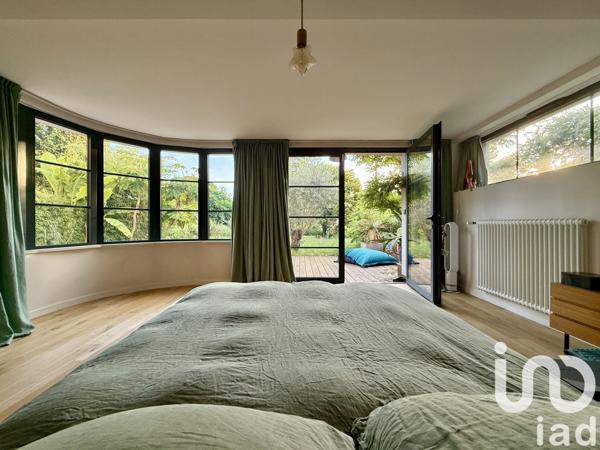 Maison 7 pièces de 210 m² à Lyon (69008)