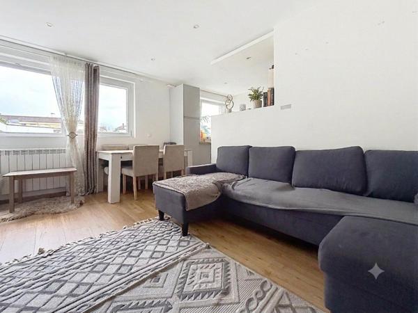 Appartement rénové avec parking à Nancy