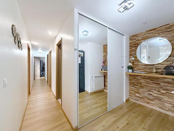Appartement rénové avec parking à Nancy
