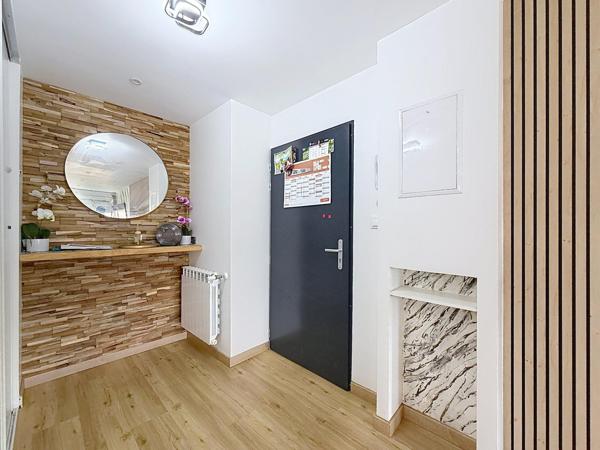 Appartement rénové avec parking à Nancy