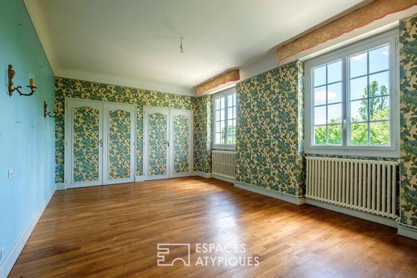 Propriété aux beaux volumes à réinventer aux portes de Poitiers