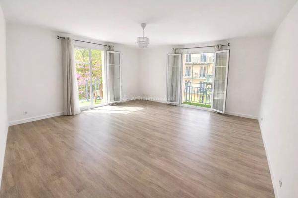 Vente                                                      Appartement
                        
                     5 pièces                      88 m2                     à Chessy