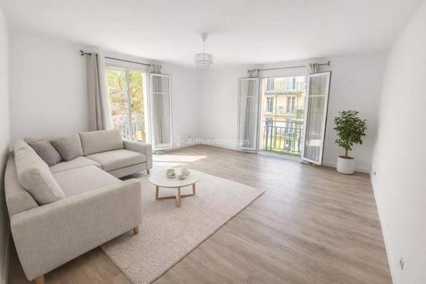 Vente                                                      Appartement
                        
                     5 pièces                      88 m2                     à Chessy