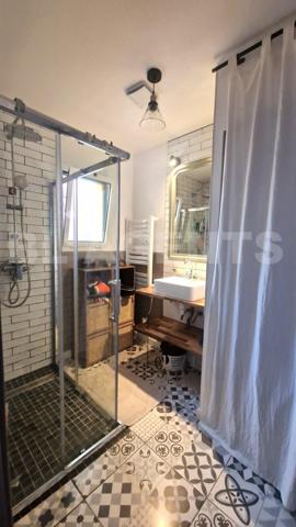 À VENDRE - Appartement T3 de 64 m² en rez-de-chaussée avec terrasse, stationnement, parc arboré et p