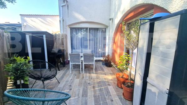 À VENDRE - Appartement T3 de 64 m² en rez-de-chaussée avec terrasse, stationnement, parc arboré et p