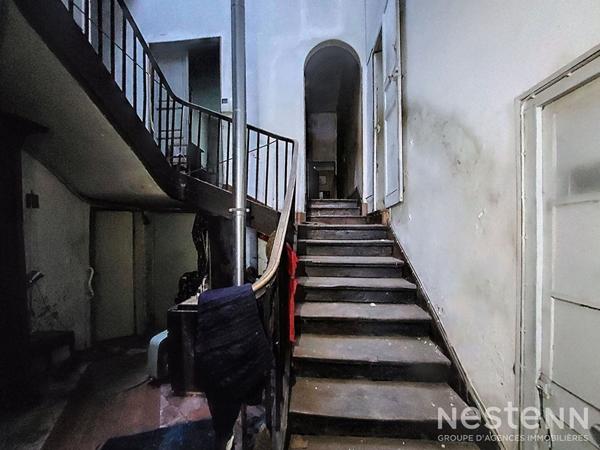 A Vendre Maison à rénover avec local commercial et cour intérieure au coeur historique de Condom