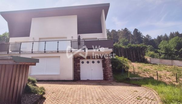 Maison rénovée avec vue panoramique et local indépendant