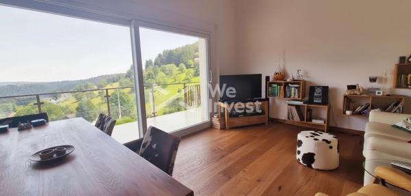 Maison rénovée avec vue panoramique et local indépendant