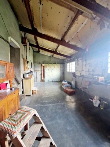 Maison des années 70 dans quartier résidentiel