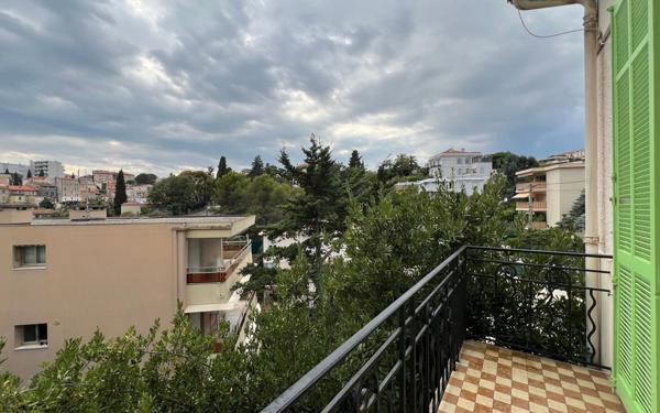 Appartement à louer    4 pièces • 92 m2 Cannes