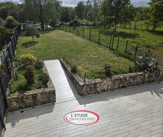 EXCLUSIVITE BOUGUENAIS BOURG : RT 2012 de qualité, 106 m² + terrasse et garage, au calme !