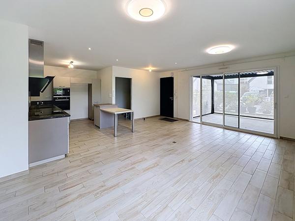 Maison contemporaine de plain-pied à louer aux Ponts-de-Cé, quartier Les Justices