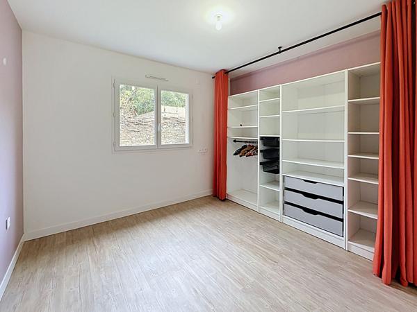 Maison contemporaine de plain-pied à louer aux Ponts-de-Cé, quartier Les Justices