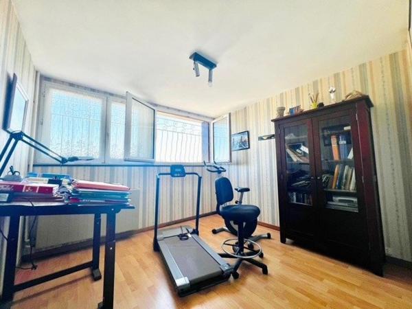 Maison T5 100 m2 avec jardin de 300 m2 et garage