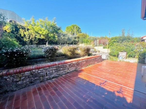 Maison T5 100 m2 avec jardin de 300 m2 et garage