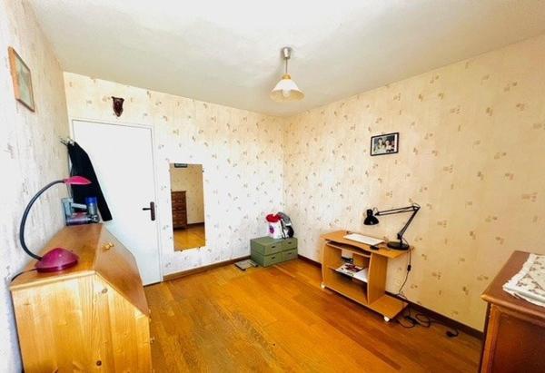 Maison T5 100 m2 avec jardin de 300 m2 et garage