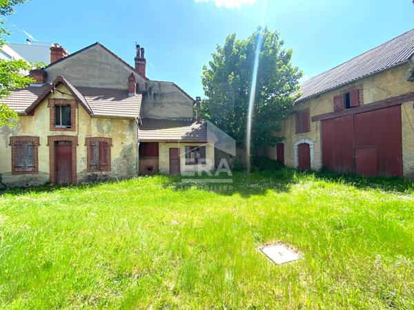 Rare en centre ville - Maison de caractère avec dépendances et jardin