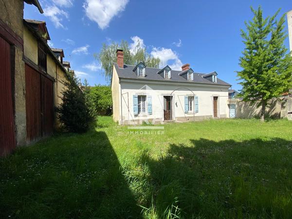 Rare en centre ville - Maison de caractère avec dépendances et jardin