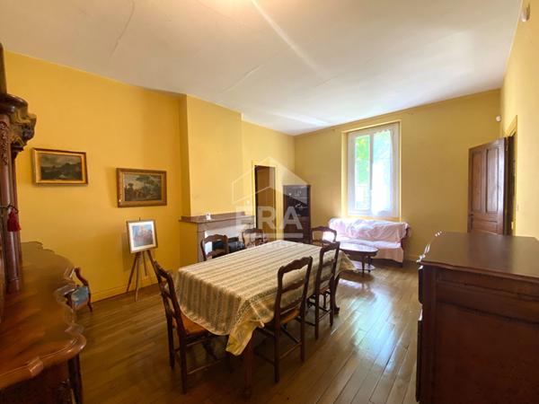 Rare en centre ville - Maison de caractère avec dépendances et jardin