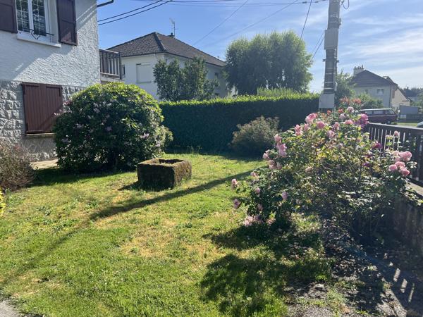 Maison 8 pièces AURILLAC (15) avec jardin et grand espaces d