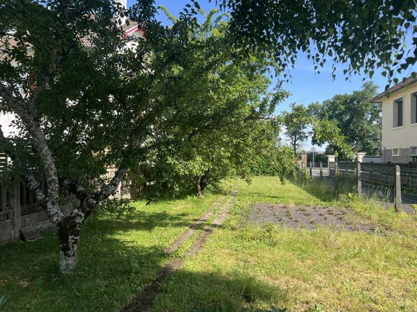 Maison 8 pièces AURILLAC (15) avec jardin et grand espaces d