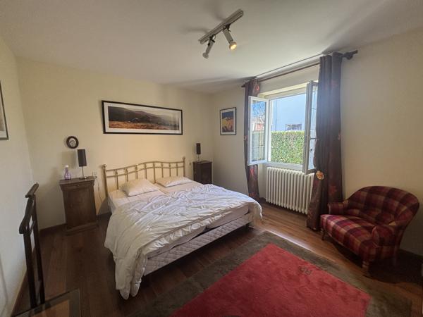 Maison 8 pièces AURILLAC (15) avec jardin et grand espaces d