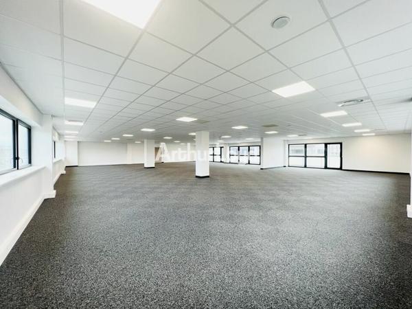 BUREAUX à VENDRE de 566 m²